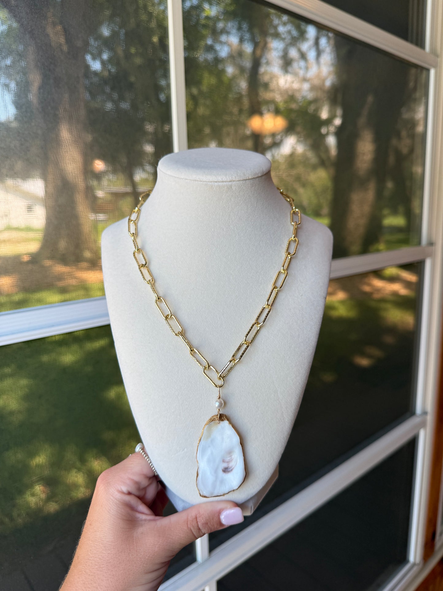 Icon Oyster Necklace