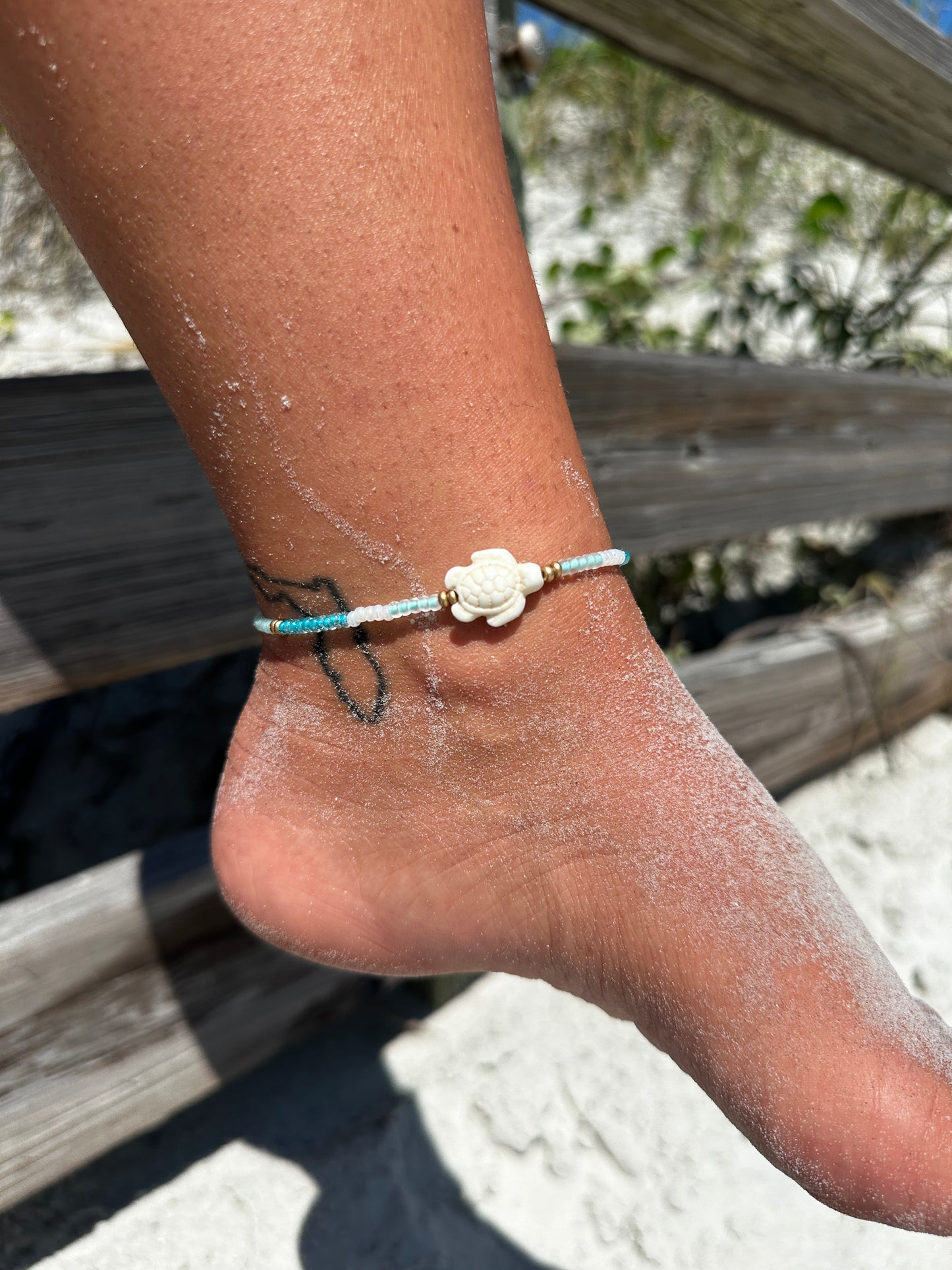 Aqua turtle anklet