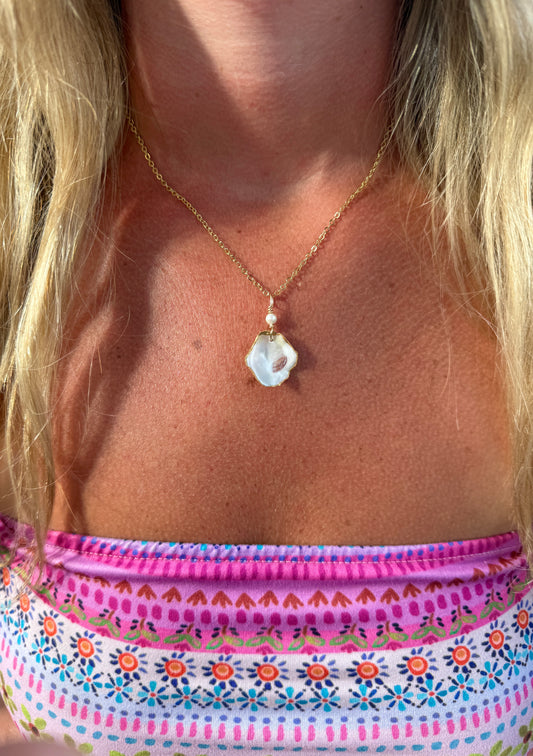 Dainty Oyster Necklace
