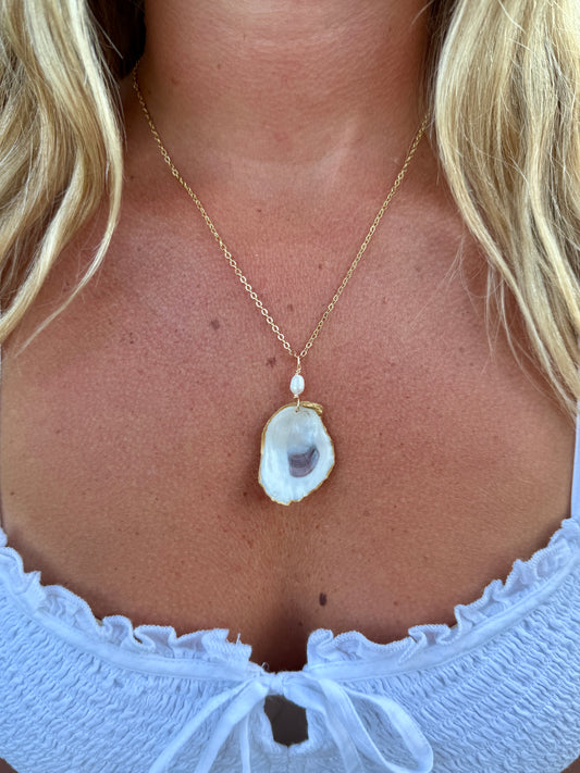 Oyster on 18in dainty chain