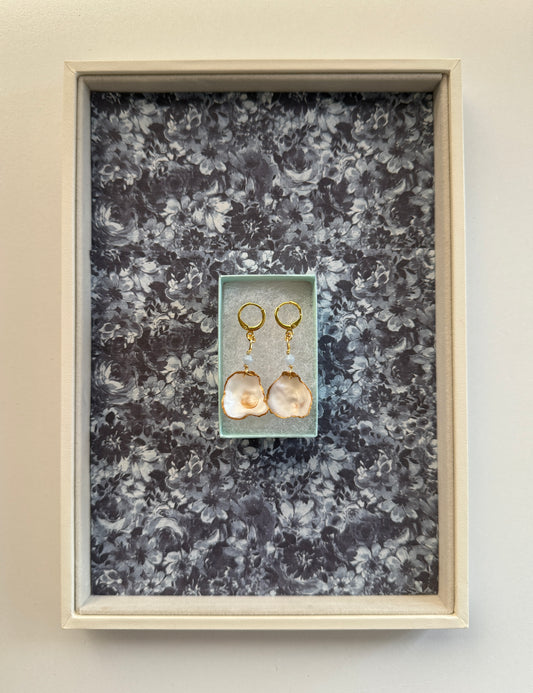 Oyster Earrings Blue