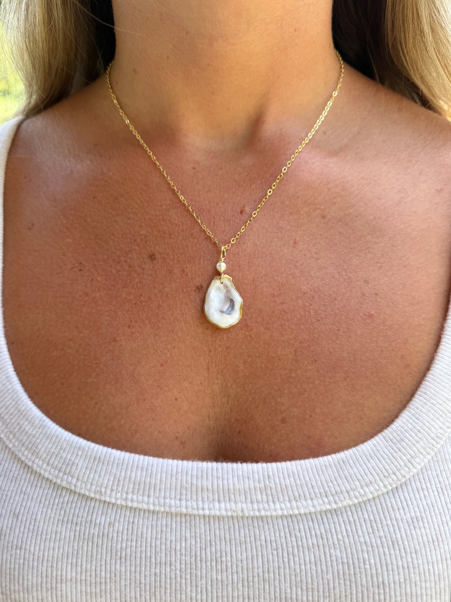 Dainty Pearl Oyster