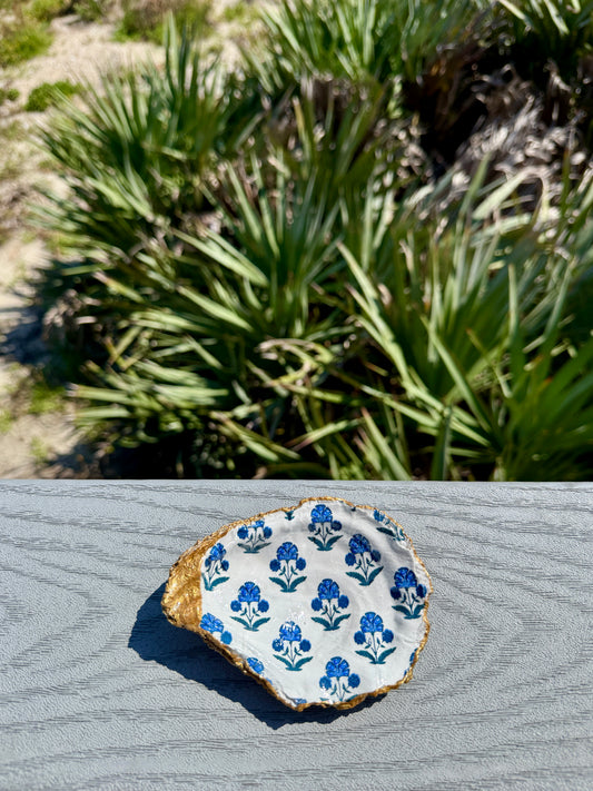 Paris Oyster Trinket